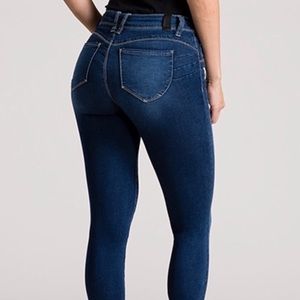 YMI LUXE LIFT MID-RISE CUFFED JEANS